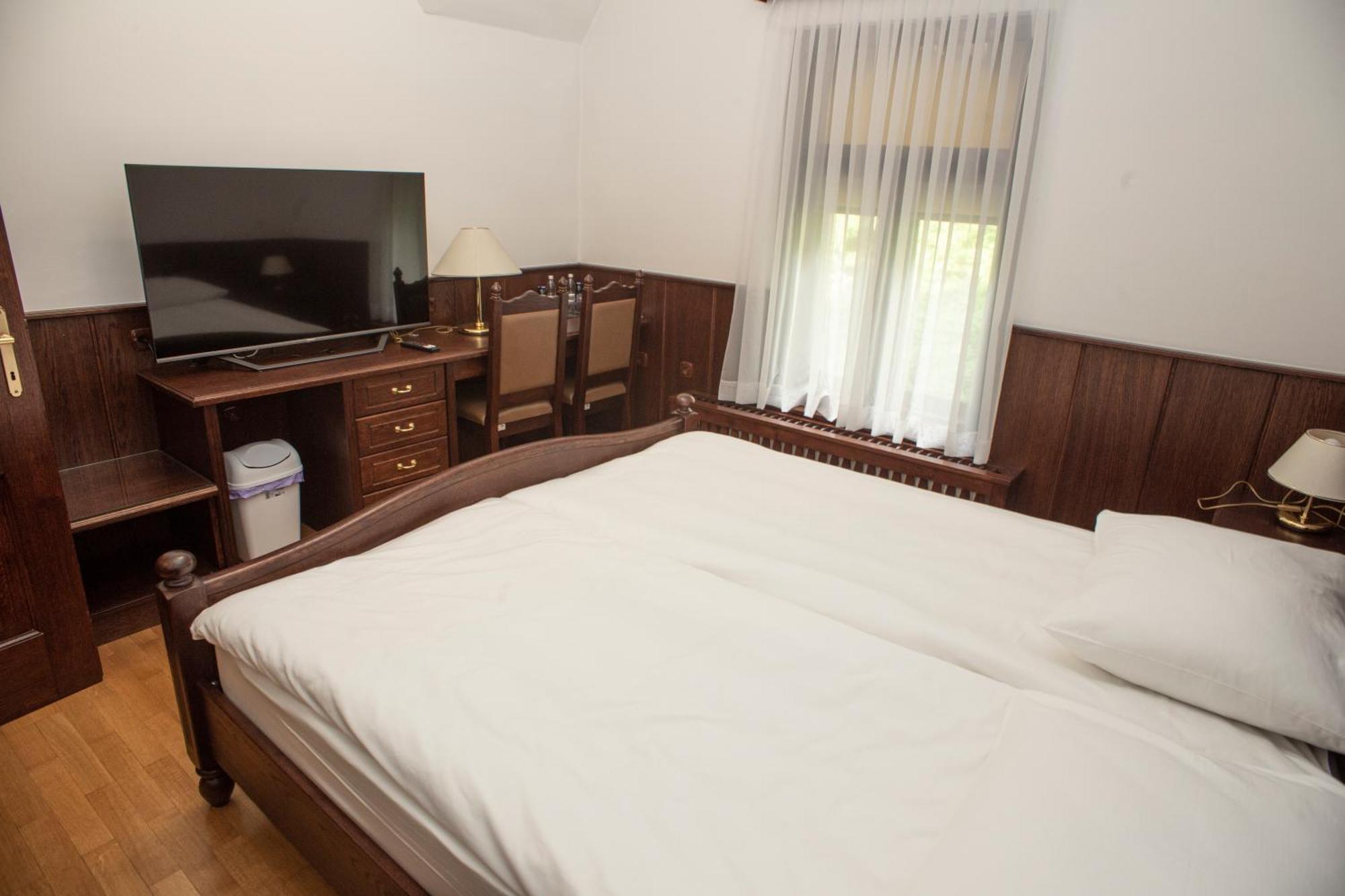 Vila Herberstein Velenje Szoba fotó